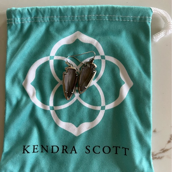 Kendra Scott Katelyn Earrings - Antique Silver/Gray Mother of Pearl - Picture 4 of 4